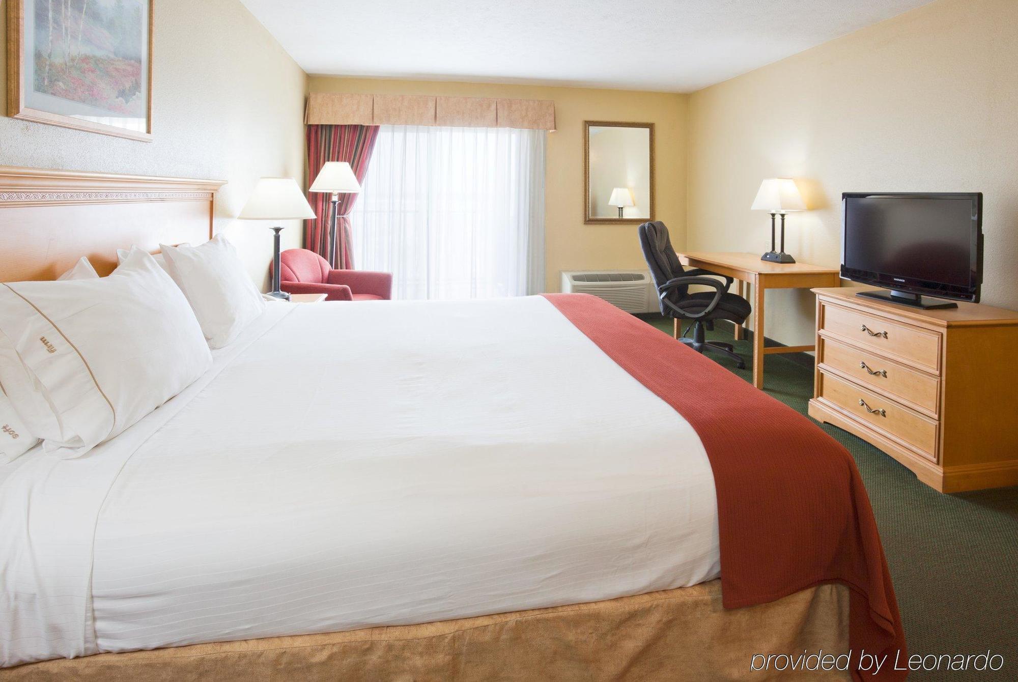 Holiday Inn Express Munising-Lakeview, An Ihg Hotel Room photo