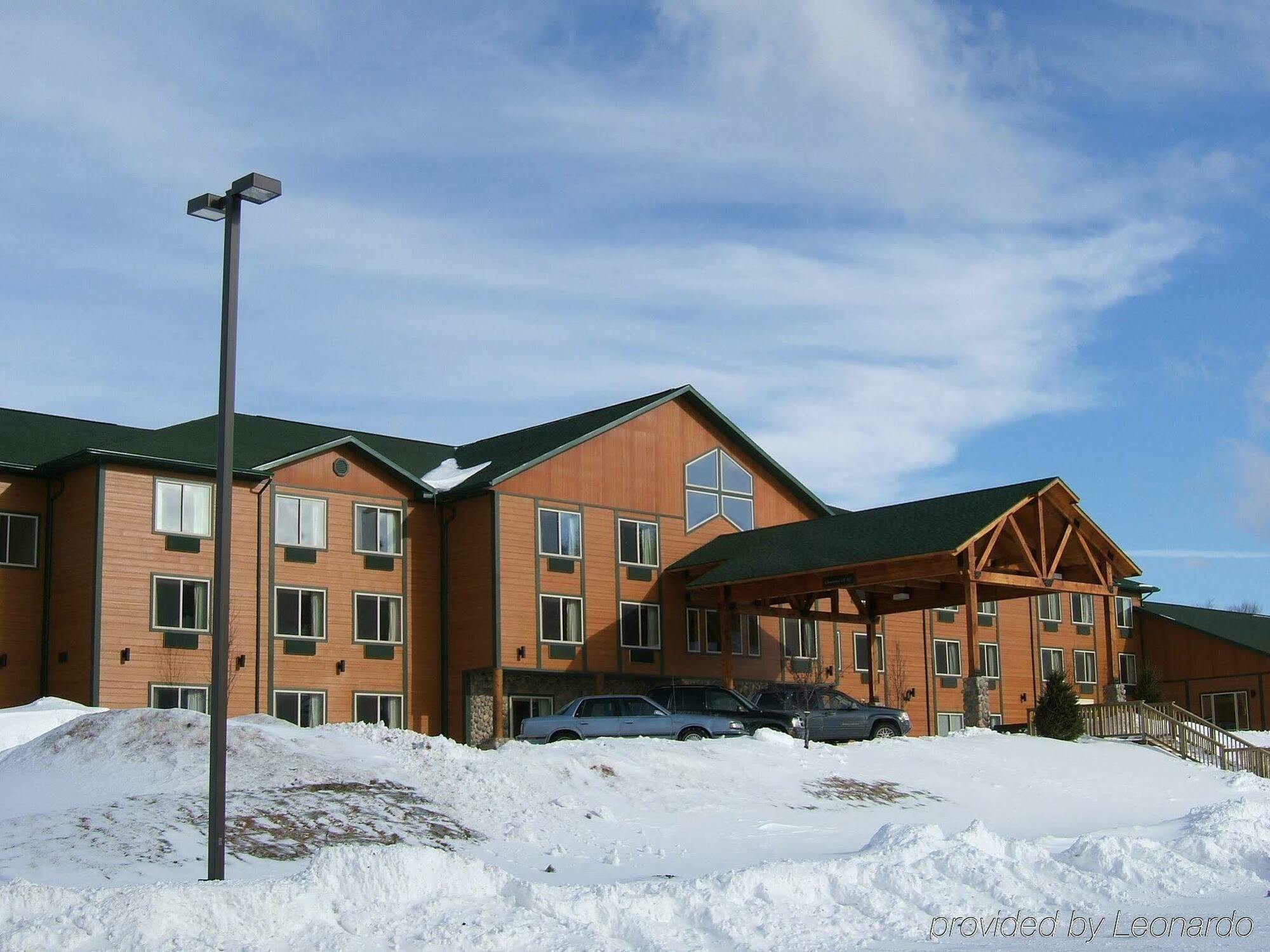 Holiday Inn Express Munising-Lakeview, An Ihg Hotel Exterior photo